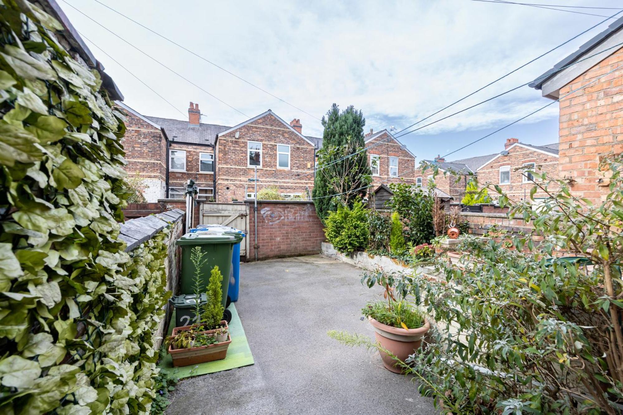 Bright & Modern 3 Bedroom Old Trafford Home Манчестер Экстерьер фото